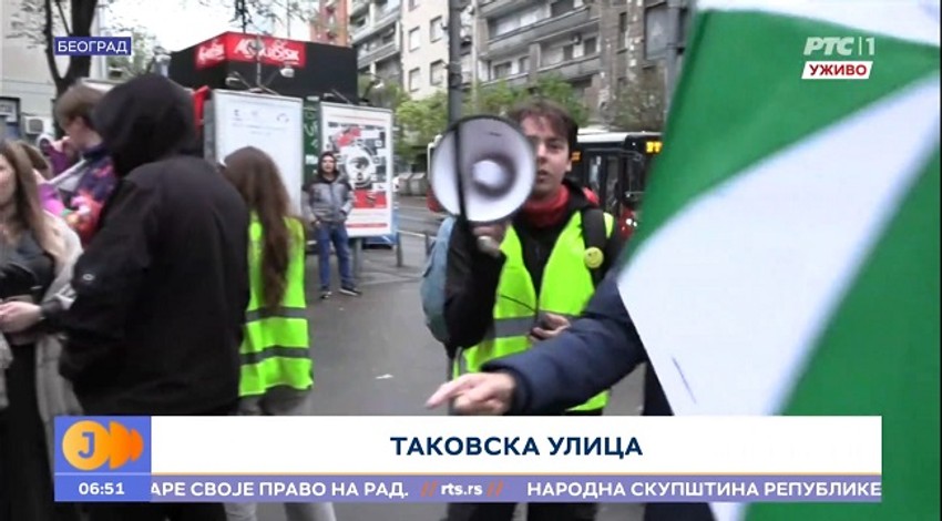 Studenti pravili buku tokom uključenja reporterke RTS