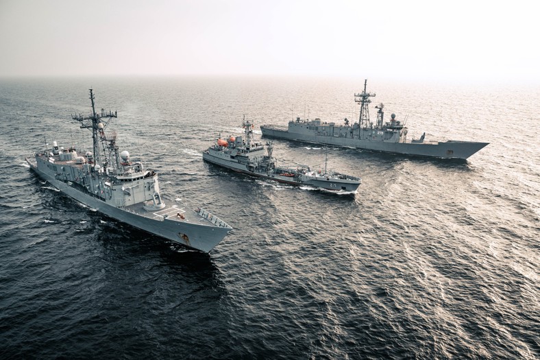 Polskie fregaty ORP Gen. K. Pułaski (272) i ORP Gen. T. Kościuszko (273) oraz zbiornikowiec ORP Bałtyk (Z-1).