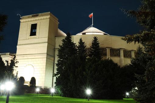 Sejm głosuje nocą