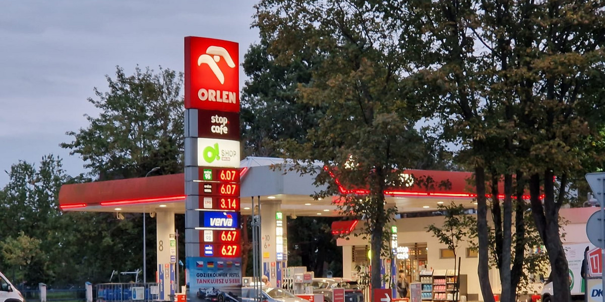 To koniec z "wyborczymi" cenami paliw na stacjach. Na Orlenie ceny rosną coraz bardziej. 