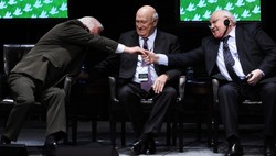 Wałęsa na zlocie laureatów Nagrody Nobla w Chicago