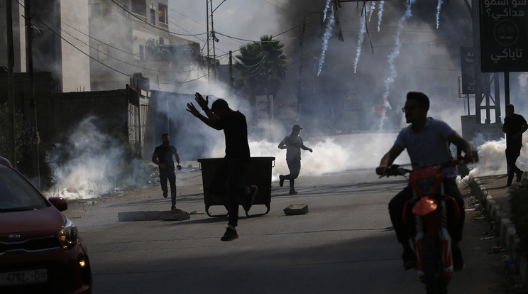 A gázai övezet apokaliptikus állapotban van a folyamatos bombázások miatt / Fotó: MTI/ EPA