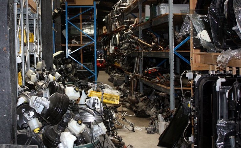 Policja i straż graniczna razem rozbiły gang paserów części samochodowych