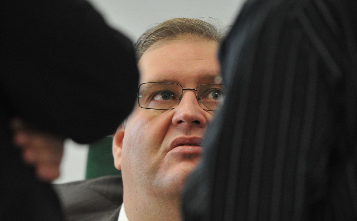 Bogdan Święczkowski rozmawia w Sejmie