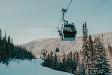 Polacy uwielbiają zimowy wypoczynek. Dokąd wyjadą najchętniej w tym roku?