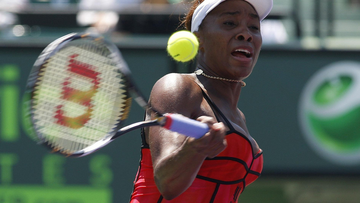 Venus Williams awansowała do finału turnieju tenisowego rangi WTA Premier na twardych kortach w Miami (z pulą nagród 4,5 mln dolarów). W półfinale Amerykanka, która wcześniej wyeliminowała Agnieszkę Radwańską, pokonała Francuzkę Martion Bartoli 6:3, 6:4.