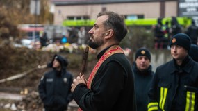 Mała Amelia zabita w rosyjskim nalocie. Poruszające słowa księdza: zginęła w objęciach mamy, spłonęły