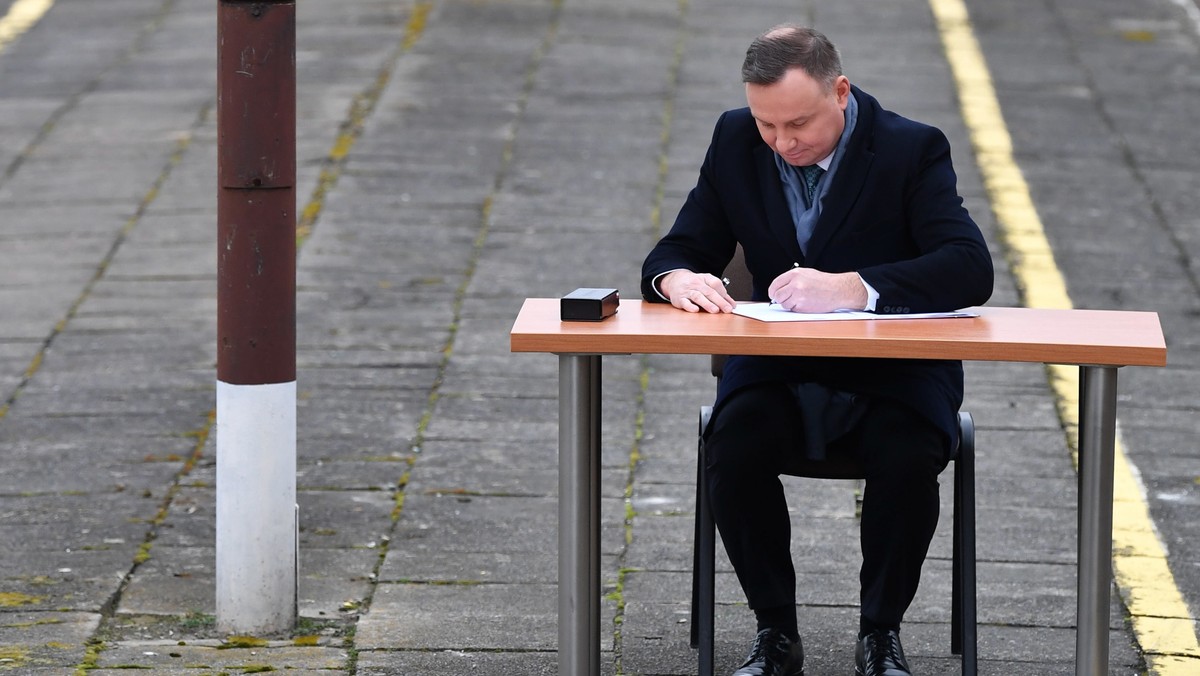 Końskie. Mieszkańcy poczekają jeszcze na pociągi. Mimo deklaracji Andrzeja Dudy