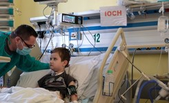 Sześcioletni Tymek po przeszczepie. Połknął chemikalia, ratowali go lekarze