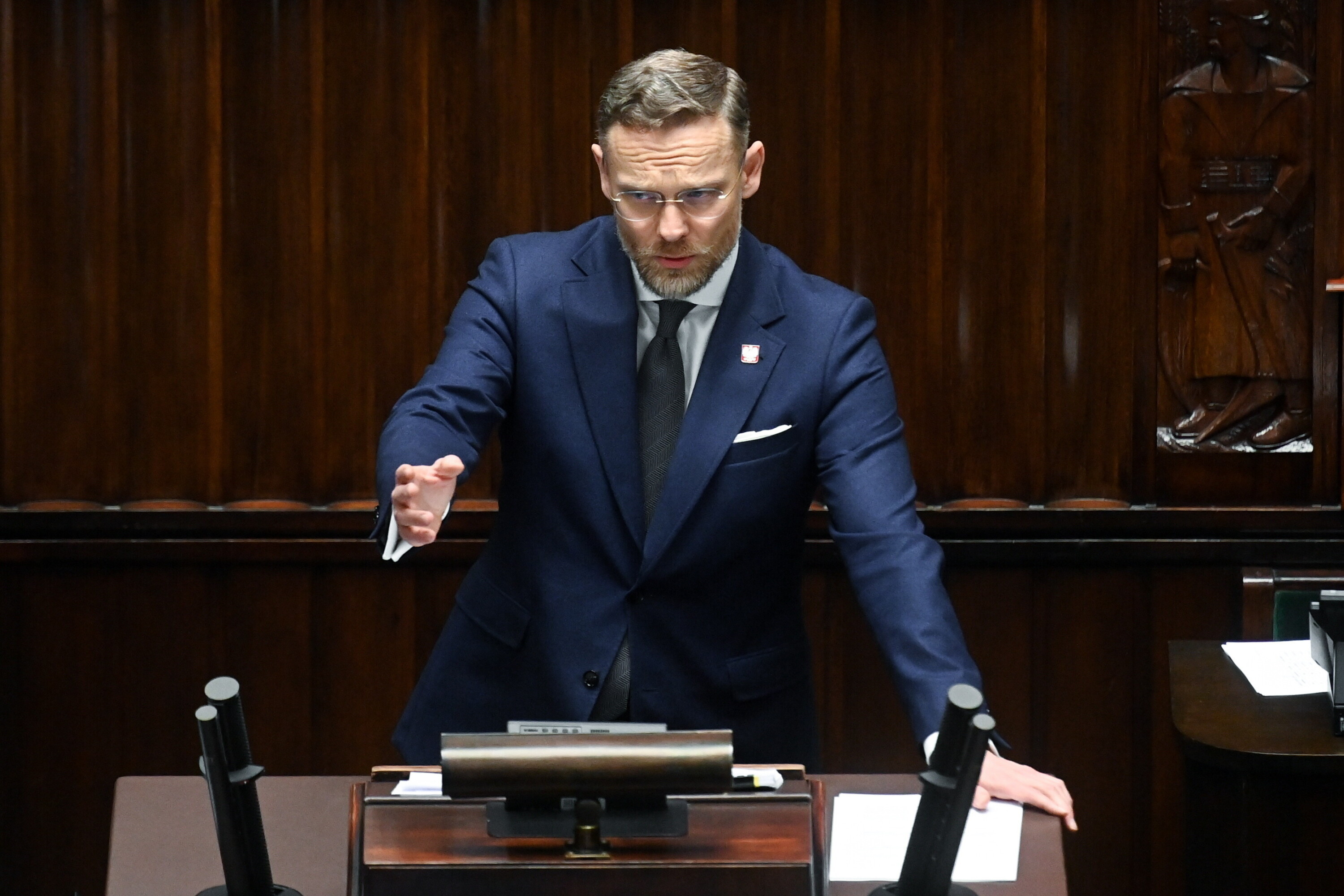 Sejm głosuje dziś nad wetem Nawrockiego. Tusk ostrzega przed "rosyjskim śladem"