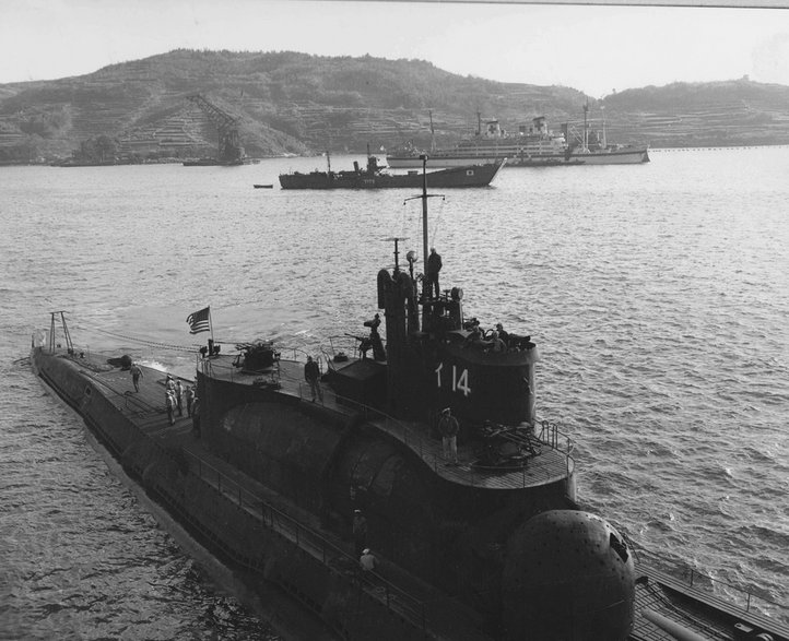 Zdobyty przez Amerykanów okręt podwodny I-14 typu A modyfikacja 2 (AM). Dwa okręty tego typu – I-13 i I-14 – miały hangary mogące pomieścić po dwa Seirany.