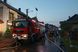 Wielki pożar w Nowej Białej. Do mieszkańców trafia rządowa pomoc