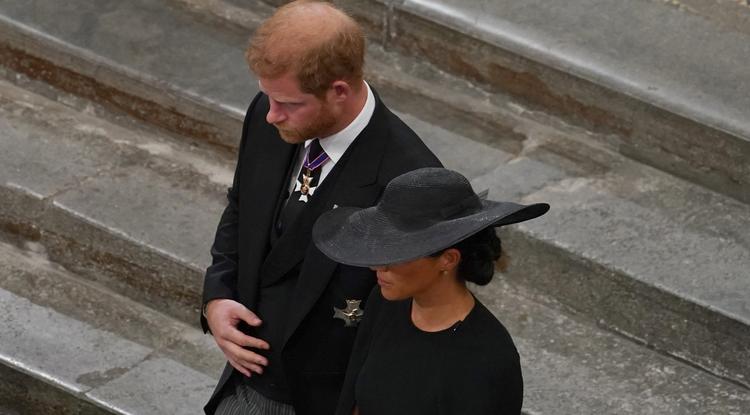 Szívszorító dolgot tett Meghanért Harry herceg, hogy ne érezze magát rosszul Erzsébet királynő temetésén  Fotó: Getty Images