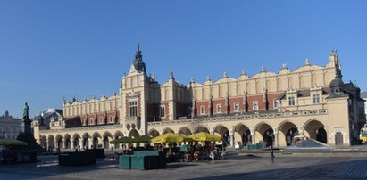 Co za głupota. Pomazała Sukiennice... kredką