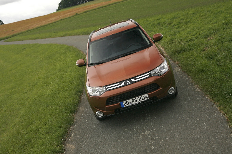 Mitsubishi Outlander bez tajemnic - zdjęcia