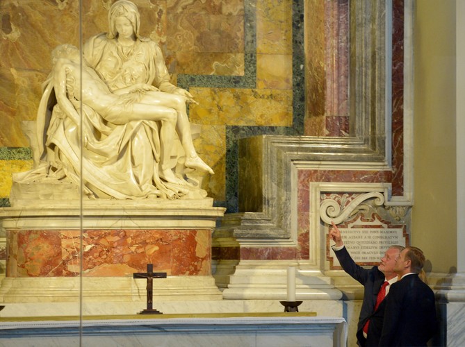 Donald Tusk w Bazylice św. Piotra