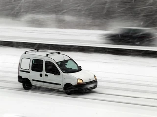 samochód dostawczy auto z kratką