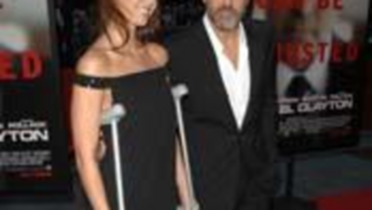 George Clooney zapewnia, że nie zaręczył się ze swoją przyjaciółką Sarah Larson.