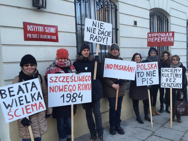 Manifestacje KOD w obronie wolności. Najciekawsze transparenty