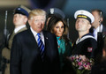 Prezydent Stanów Zjednoczonych Donald Trump z żoną Melanią na lotnisku w Warszawie