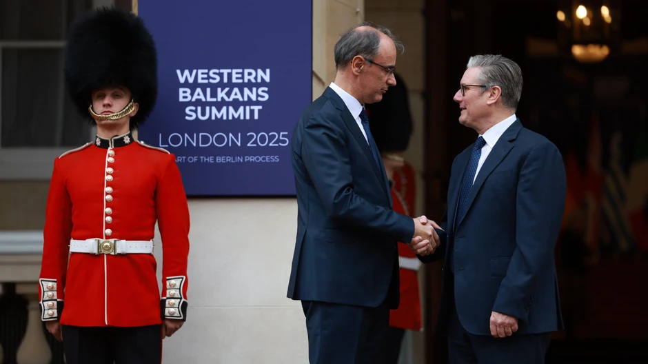 Premijeri Srbije i Velike Britanije, Đuro Macut i Kir Starmer, u Londonu | Foto: EPA