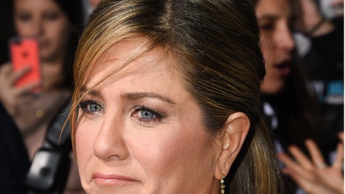 Így veri át Jennifer Aniston a riportereket