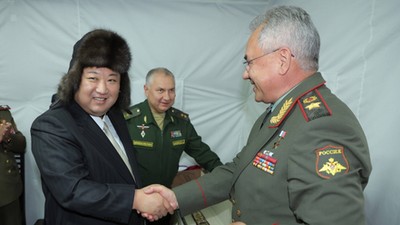 Spotkanie Kim Dzong Una z rosyjskim ministrem obrony Siergiejem Szojgu