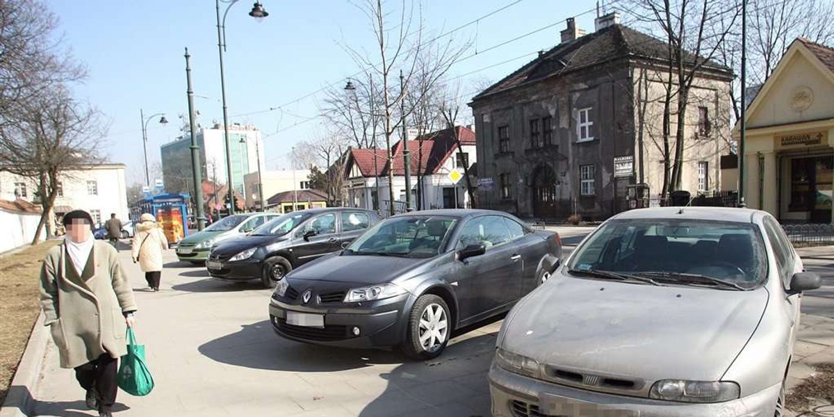 Zabrali nam parking przy cmentarzu