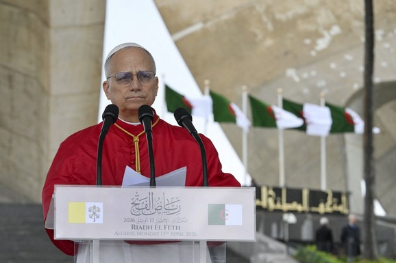 Papa Lav stigao u Alžir, pozvao lidere da formiraju drušvo zasnovano na pravdi i solidarnosti: "Hitnije je nego ikad"