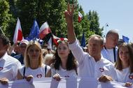 Donald Tusk w czasie marszu 4 czerwca w Warszawie