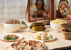 Šta se jede na Veliki petak: Ovo nikako ne iznosite na trpezu, pola Srba greši