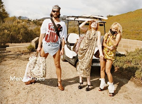 Pamela Anderson wystąpiła w ubraniach z nowej kolekcji Vivianne Westwood. Autorem zdjęć jest Juergen Teller