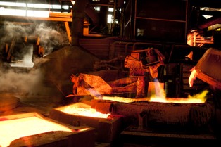 Chiny obniżają cel PKB na 2019 r., a miedź na LME i tak drożeje