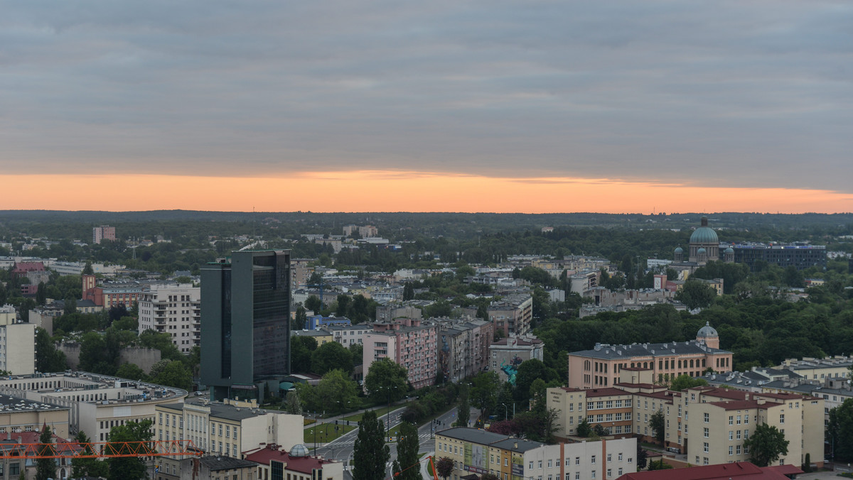 Od środy 17 stycznia lokatorzy mieszkań komunalnych będą mogli wykupić mieszkanie z nawet 90 procentowym upustem - informuje Radio Eska.