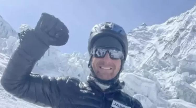 Jason Bernard Kennison a 10. ember, aki idén életét vesztette a Mount Everesten