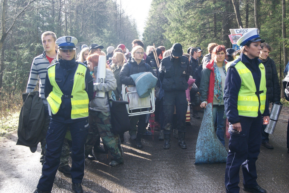 Fiakrzy rozpędzili protest obrońców zwierząt