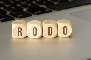 Prawo do prywatności i ochrona danych osobowych a media. Czy przepisy RODO obowiązują także dziennikarzy?