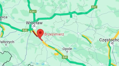 Przewrócony tir blokuje przejazd autostradą A4