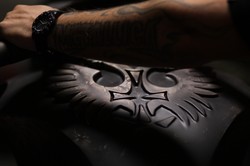 Wykuty w piekle! Nowy motocykl Nergala wyłonił się z ciemności. ZDJĘCIA Behemoth Bike