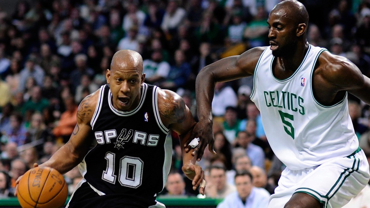 Kevin Garnett z Boston Celtics został zawieszony i nie wystąpi w drugim meczu w fazie play off przeciwko Miami Heat. To skutek brutalnego faulu na jednym z rywali i przepychanki, po której został usunięty z parkietu w pierwszym spotkaniu, wygranym 85:76.