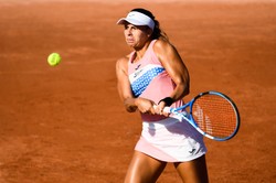 Turniej WTA w Strasburgu: Cornet skreczowała, Linette gra dalej