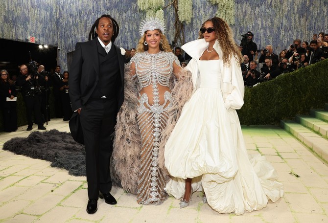 Met Gala 2026: Bijonse sa ćerkom i suprugom