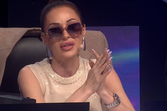 "POVEDI RAČUNA BRE! KAKO SMEŠ TO DA IZGOVORIŠ?!"  Žestoka svađa Cece i Snežana Đurišić, umešala se produkcija "Zvezda Granda"