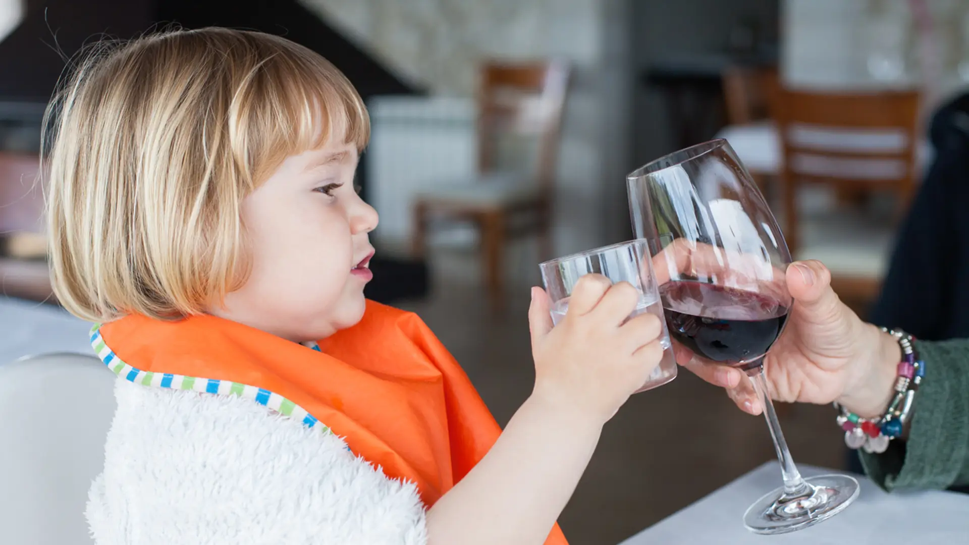 Restauracja wprowadza zasadę: tylko 1 kieliszek alkoholu jeśli jesteś z dzieckiem!