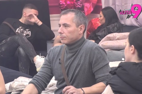 MIKI DUDIĆ DO KRAJA RIJALITIJA OSTAJE BEZ DINARA Stigla hitna odluka produkcije, ovo je razlog