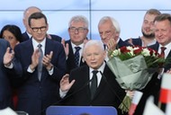 Jarosław Kaczyński w siedzibie PiS po ogłoszeniu sondażowych wyników wyborów