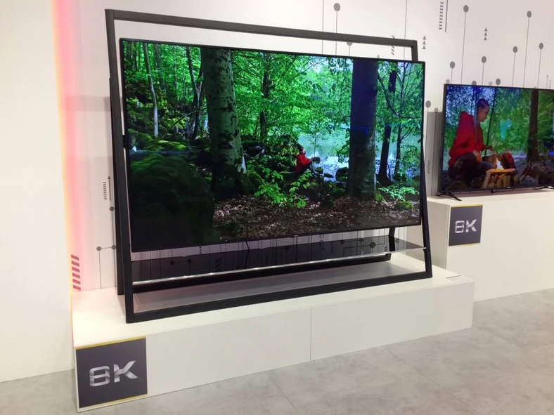 98-calowy telewizor 8K marki Vestel