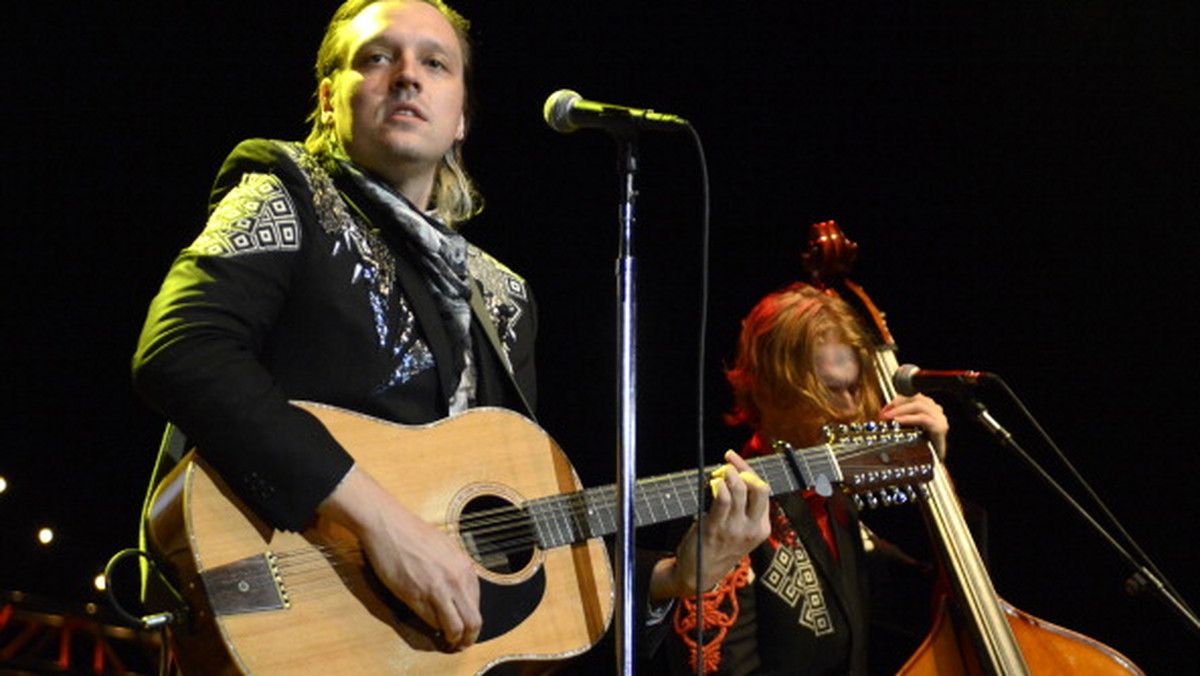 Arcade Fire zapowiedzieli, że podczas koncertów w ramach nachodzącej trasy promującej album "Reflektor", obowiązywać będzie strój wieczorowy.