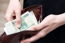 Potrąceń nie można dokonywać od sumy wynagrodzenia i ekwiwalentu za niewykorzystany urlop