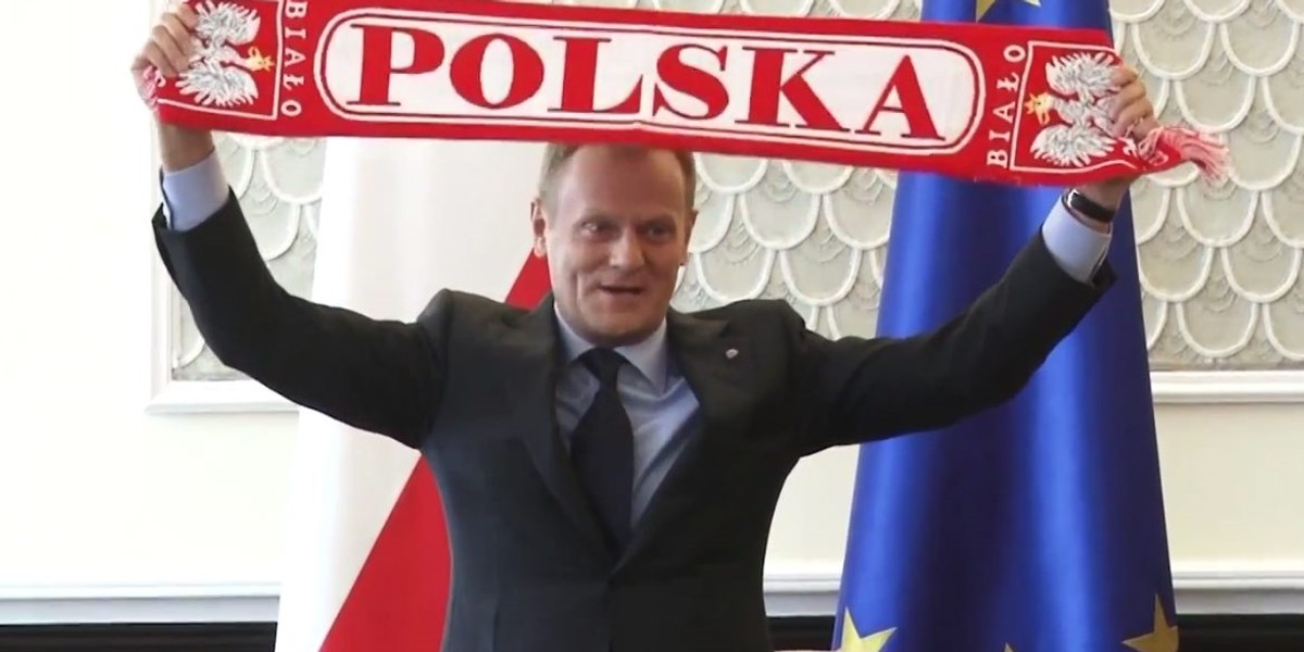 Premier kibicuje: Jest czas haratnąć w gałę!